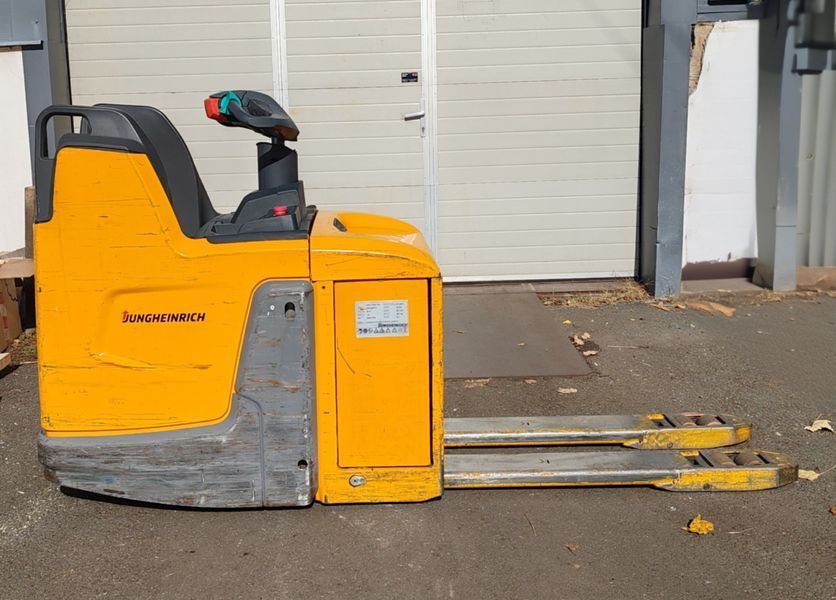 Jungheinrich ERE 225 2021y/ 1836mh &mdash; вживана складська техніка | Booster Lift