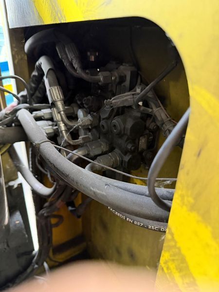 Combilift C2500DST Diesel &mdash; б/у складская техника | Booster Lift