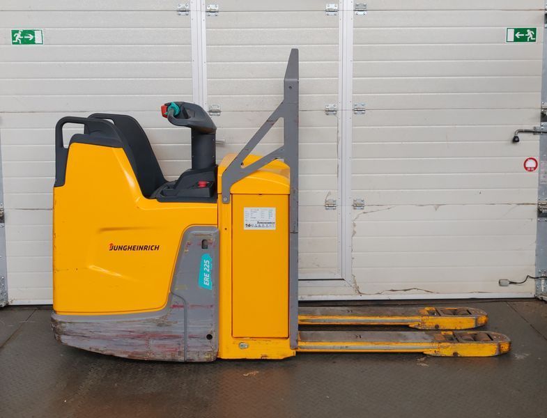 Jungheinrich ERE 225 2021y/ 2305mh &mdash; вживана складська техніка | Booster Lift