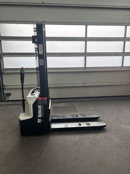 Bobcat LSM12N-i Neuger&auml;t!!! &mdash; б/у складская техника | Booster Lift