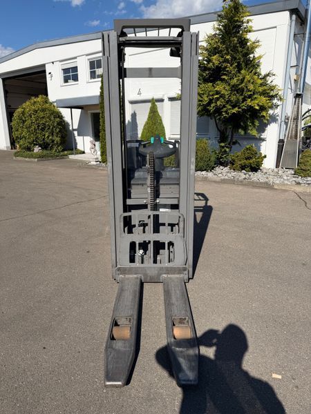 Jungheinrich ERC 214i lion 4.7m/ 2022y/ 1059h &mdash; вживана складська техніка | Booster Lift