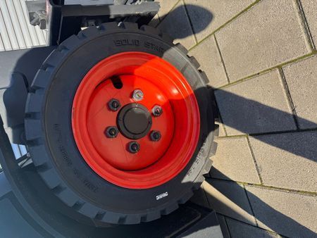 Bobcat D25NXS &mdash; б/у складская техника | Booster Lift