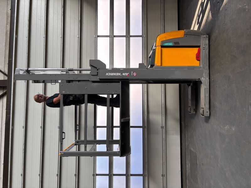 Jungheinrich EKS 110 L 280ZZ &mdash; б/у складская техника | Booster Lift