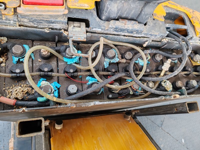 Jungheinrich ECE225 2400mm bad battery &mdash; вживана складська техніка | Booster Lift