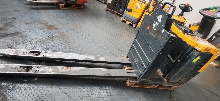 Jungheinrich ECE225 2400mm bad battery &mdash; вживана складська техніка | Booster Lift