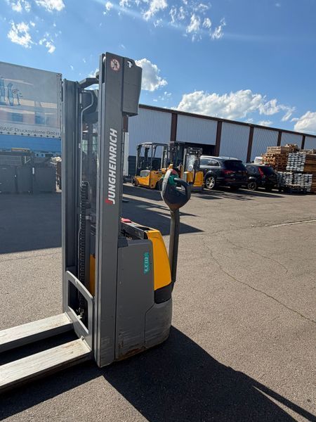 Jungheinrich EJC 112 li-ion 2.9m/ cold store &mdash; вживана складська техніка | Booster Lift