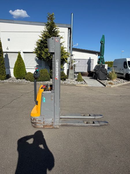 Jungheinrich EJC 112 li-ion 2.9m/ cold store &mdash; вживана складська техніка | Booster Lift