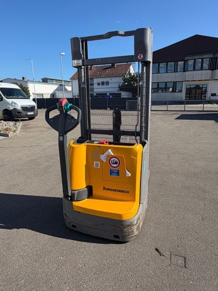 Jungheinrich EJC 112 li-ion 2.9m/ cold store &mdash; вживана складська техніка | Booster Lift