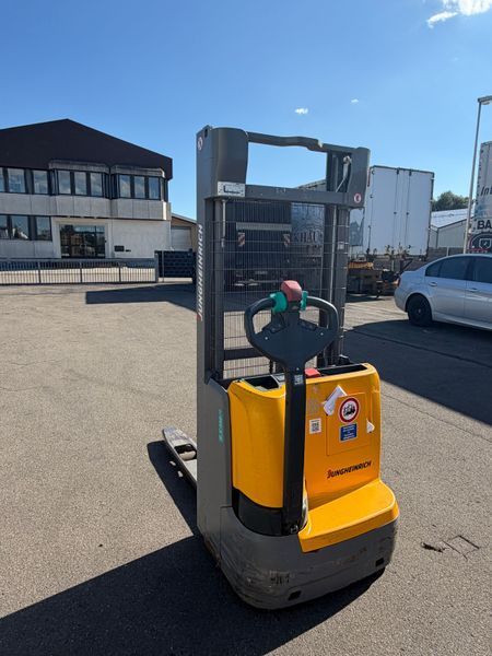 Jungheinrich EJC 112 li-ion 2.9m/ cold store &mdash; вживана складська техніка | Booster Lift