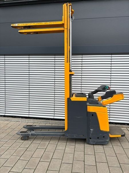 Jungheinrich ERD 220 KLPF &mdash; вживана складська техніка | Booster Lift