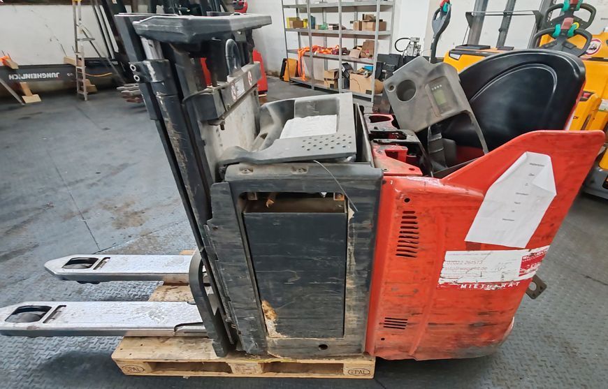 Linde L12LHP DEFECT &mdash; вживана складська техніка | Booster Lift
