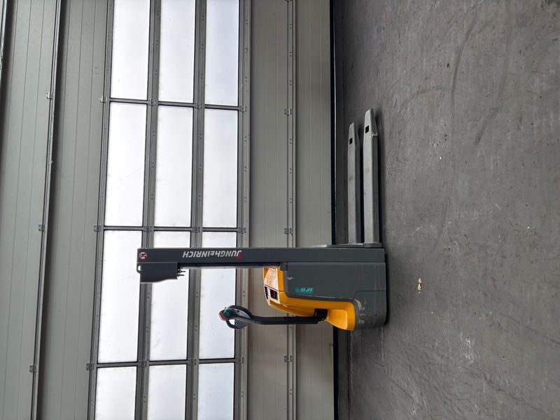 Jungheinrich EJC 110 &mdash; вживана складська техніка | Booster Lift