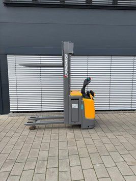 Jungheinrich ERC 216z - 525DZ Triplex Initalhub &mdash; вживана складська техніка | Booster Lift