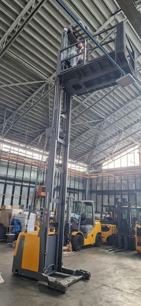 Jungheinrich EKS 412s P+F220 1050 DT &mdash; вживана складська техніка | Booster Lift