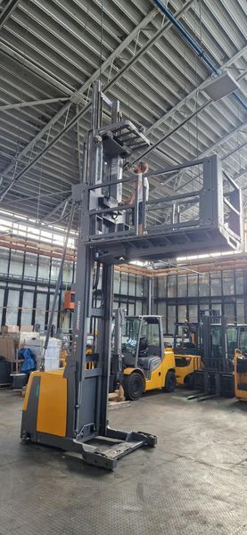 Jungheinrich EKS 412s P+F220 1050 DT &mdash; вживана складська техніка | Booster Lift