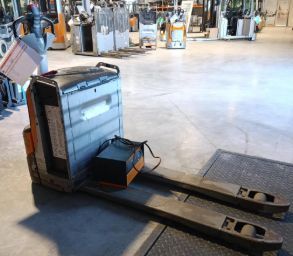 Still EXU18 &mdash; вживана складська техніка | Booster Lift