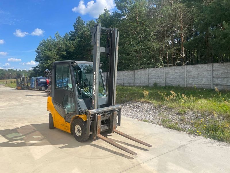 Jungheinrich DFG 425s 6190mh/ 4.5m/ 2.5t &mdash; вживана складська техніка | Booster Lift