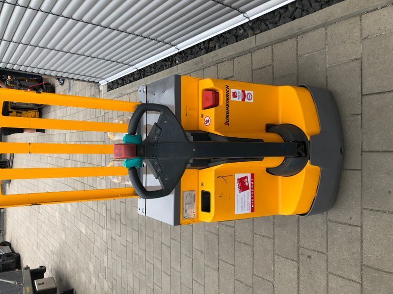 Jungheinrich EJE-C 20 &mdash; вживана складська техніка | Booster Lift