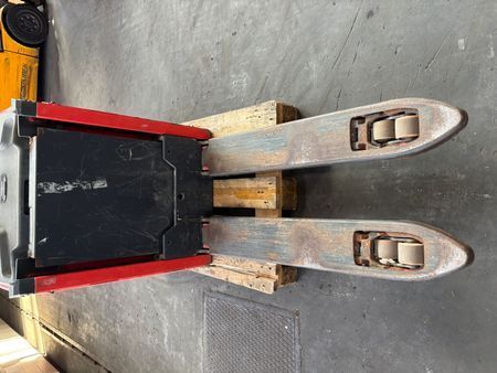 &mdash; вживана складська техніка | Booster Lift