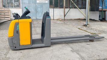Jungheinrich ECE 225 2400mm /2022y/ 1719mh &mdash; вживана складська техніка | Booster Lift