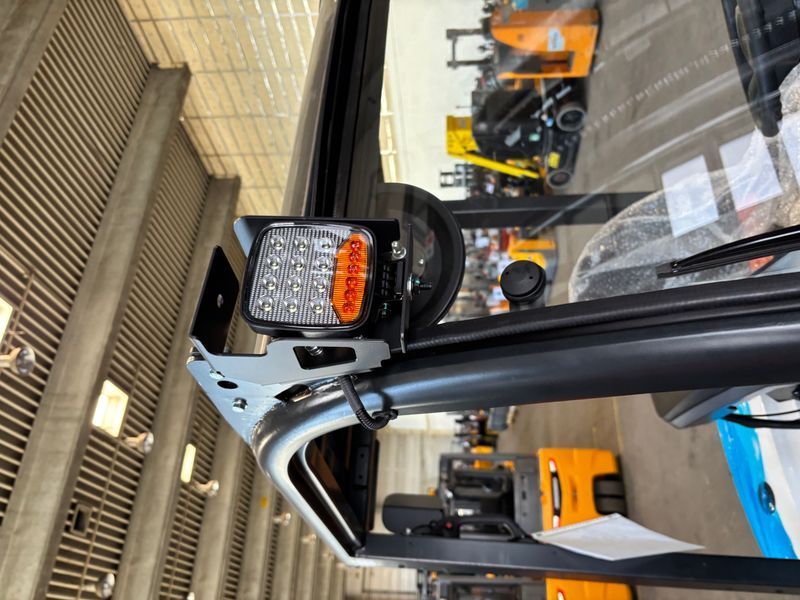 Bobcat B18NT &mdash; вживана складська техніка | Booster Lift