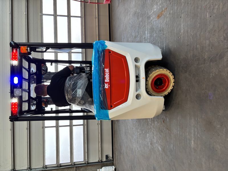 Bobcat B18NT &mdash; вживана складська техніка | Booster Lift