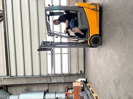 Jungheinrich EFG 215 &mdash; вживана складська техніка | Booster Lift