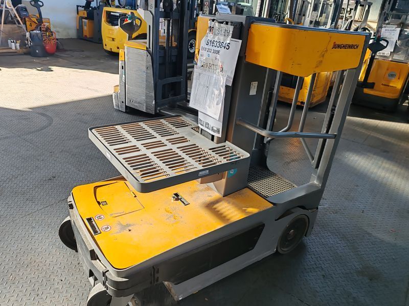Jungheinrich EKM 202 300E 714mh &mdash; вживана складська техніка | Booster Lift