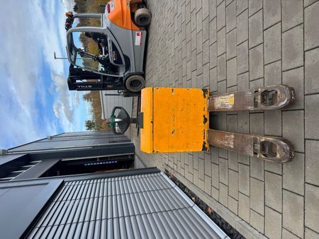 Jungheinrich EJE 116 Batterie aus 2020 &mdash; б/у складская техника | Booster Lift